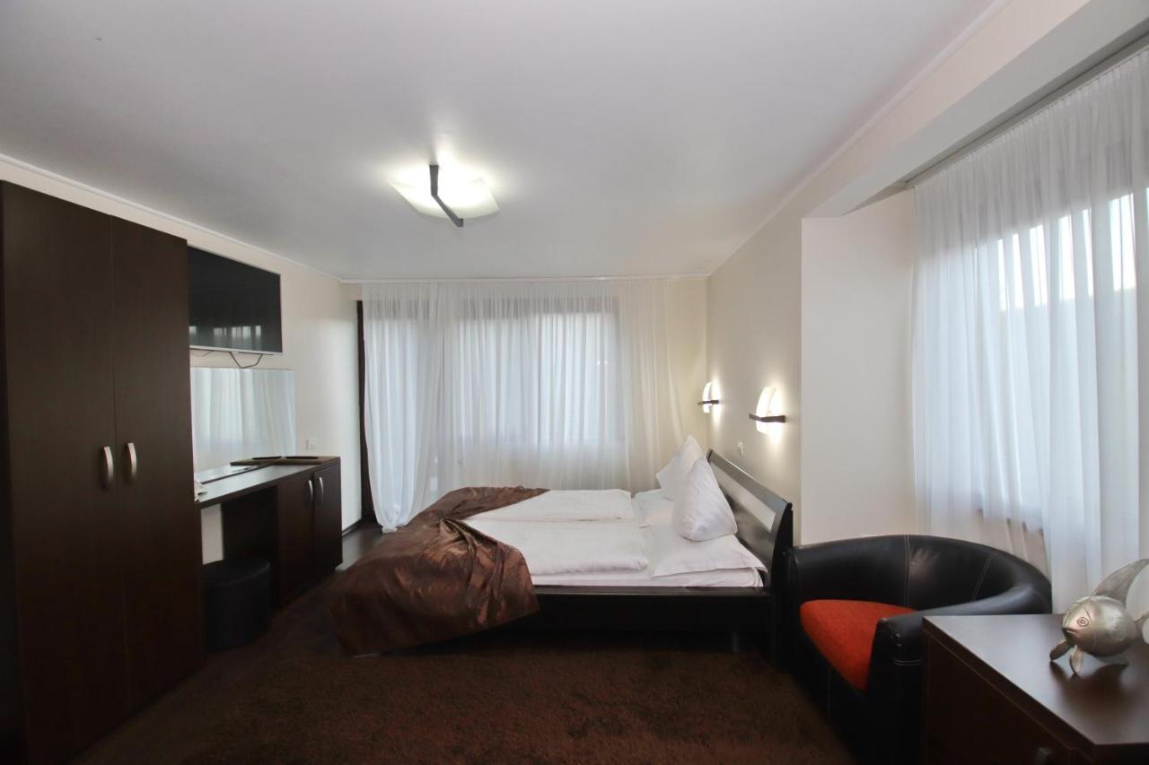 Complex Cochet Hotel Busteni Bagian luar foto