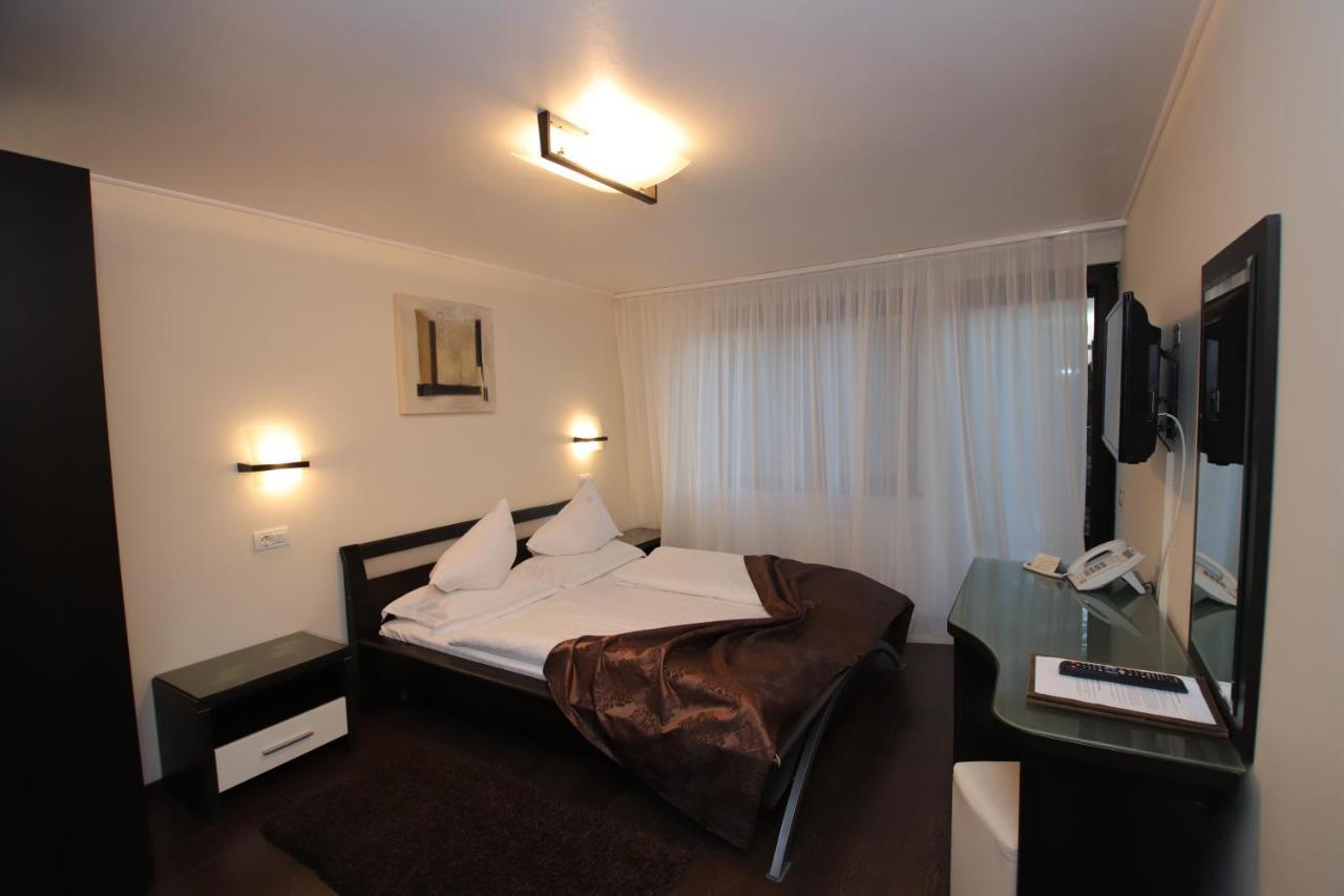 Complex Cochet Hotel Busteni Bagian luar foto