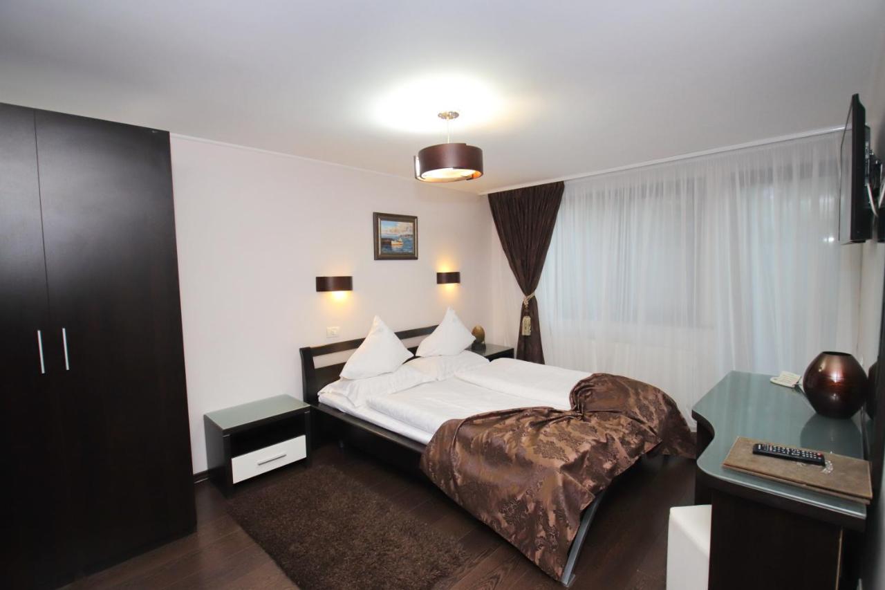 Complex Cochet Hotel Busteni Bagian luar foto