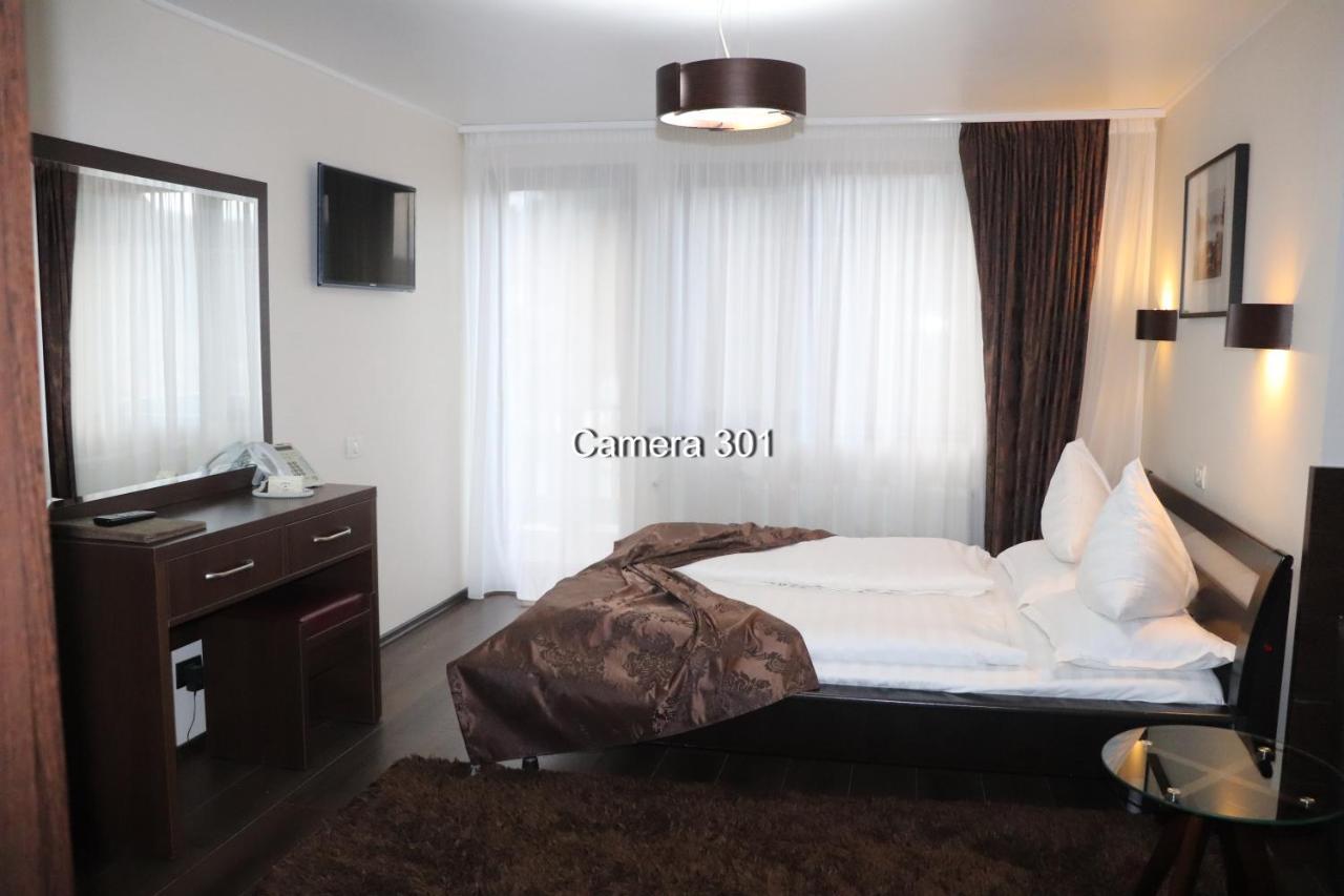 Complex Cochet Hotel Busteni Bagian luar foto