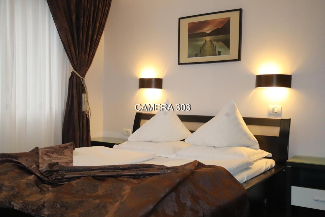 Complex Cochet Hotel Busteni Bagian luar foto