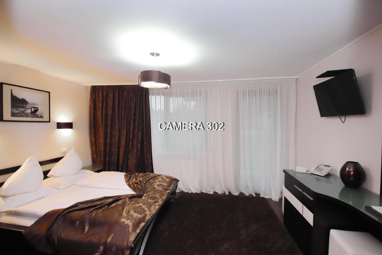 Complex Cochet Hotel Busteni Bagian luar foto