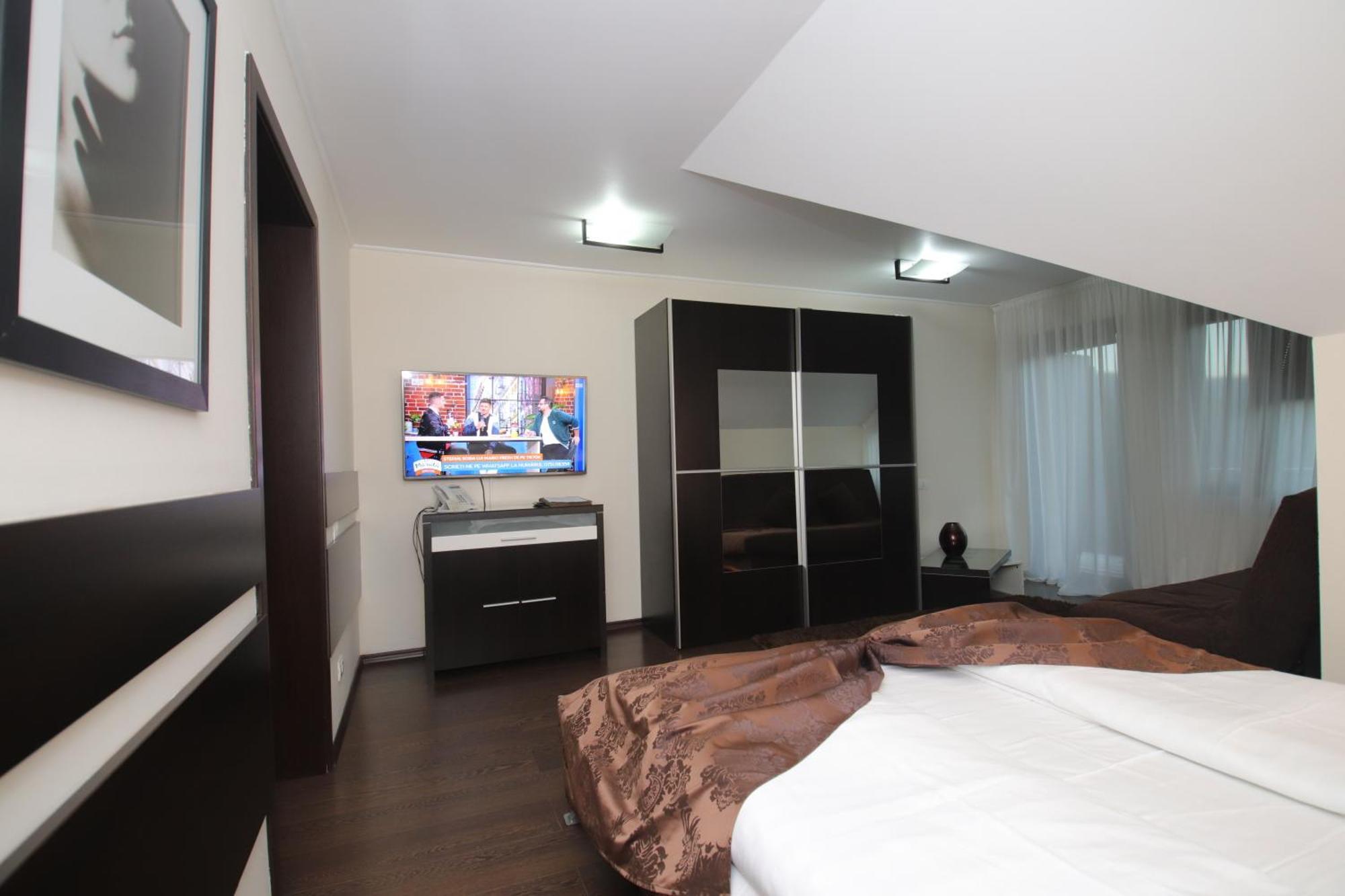 Complex Cochet Hotel Busteni Bagian luar foto
