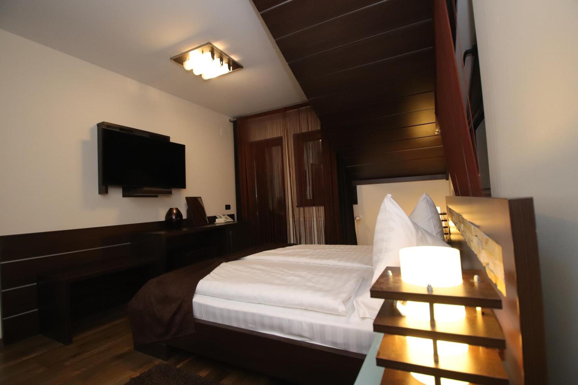 Complex Cochet Hotel Busteni Bagian luar foto