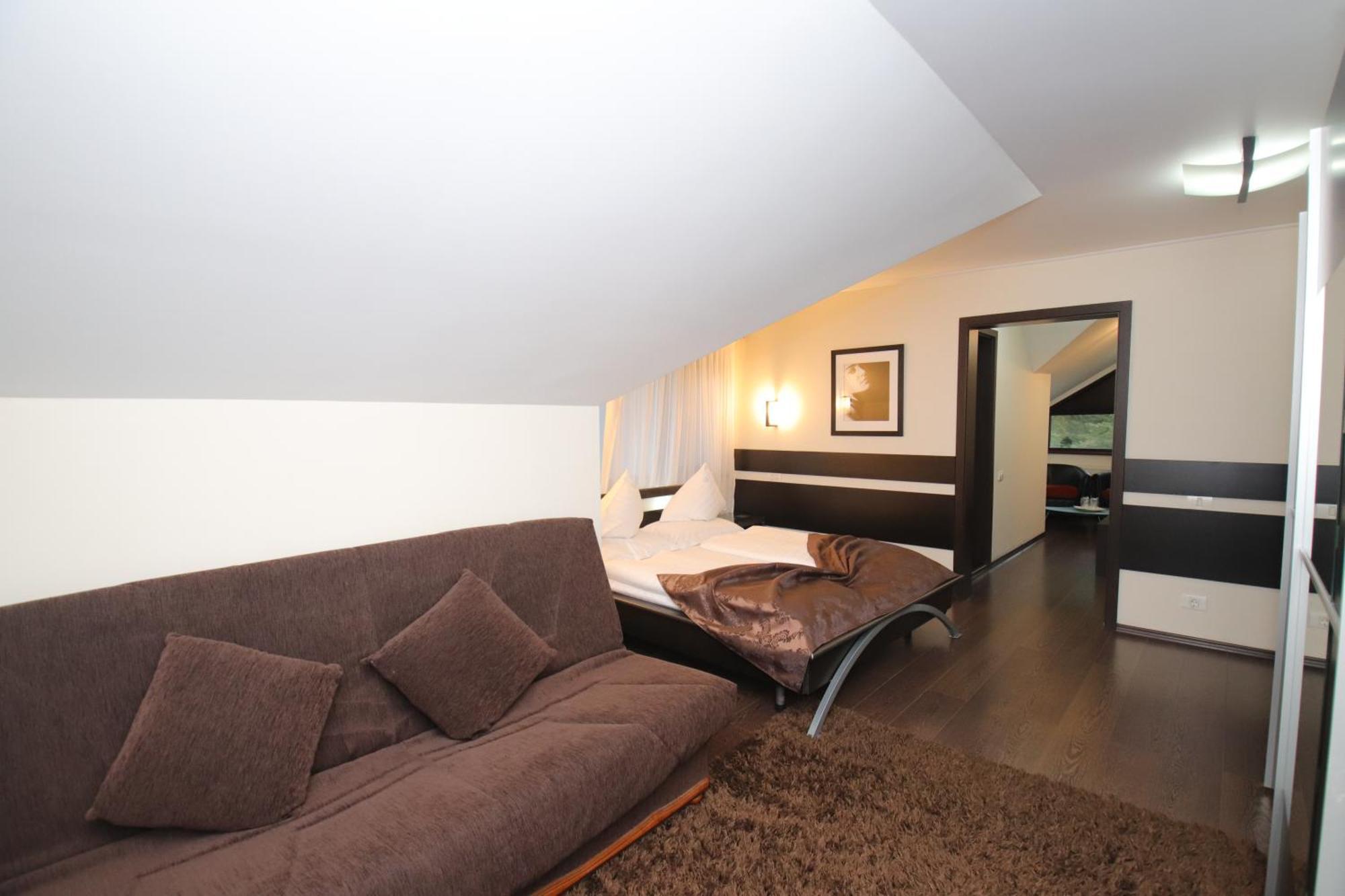 Complex Cochet Hotel Busteni Bagian luar foto