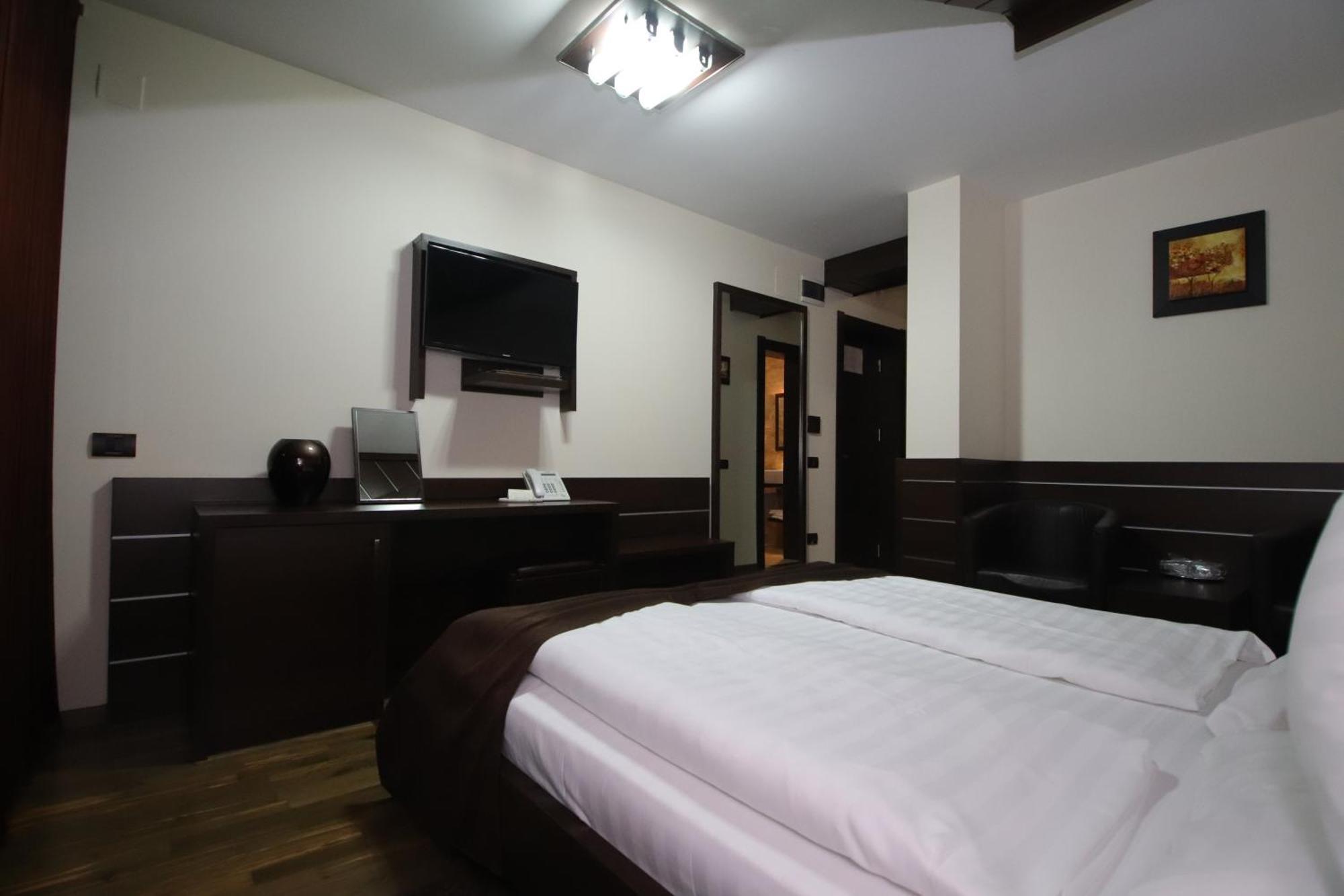 Complex Cochet Hotel Busteni Bagian luar foto