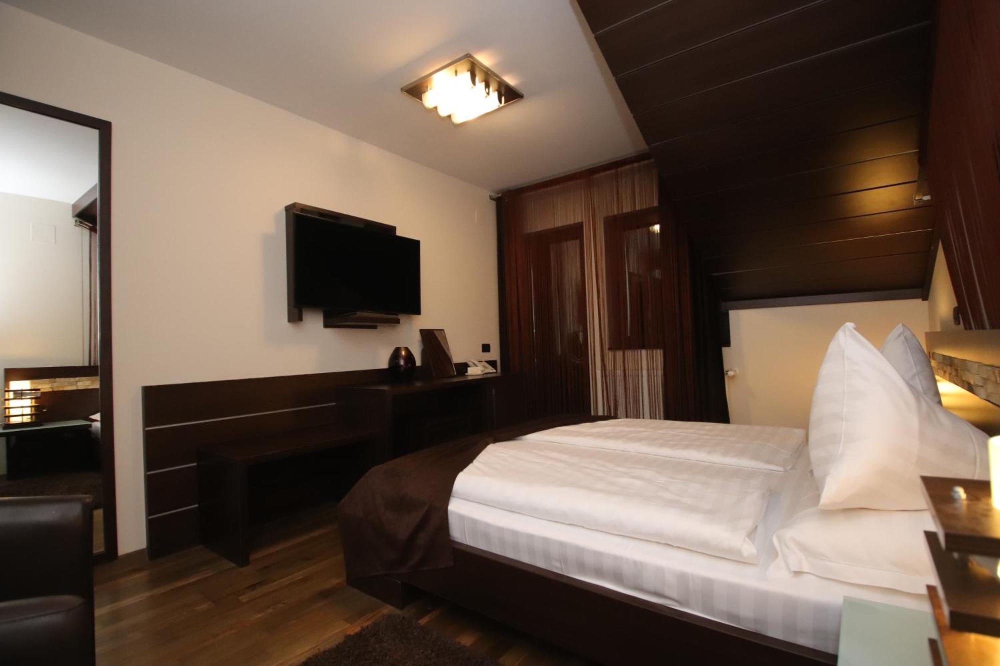 Complex Cochet Hotel Busteni Bagian luar foto