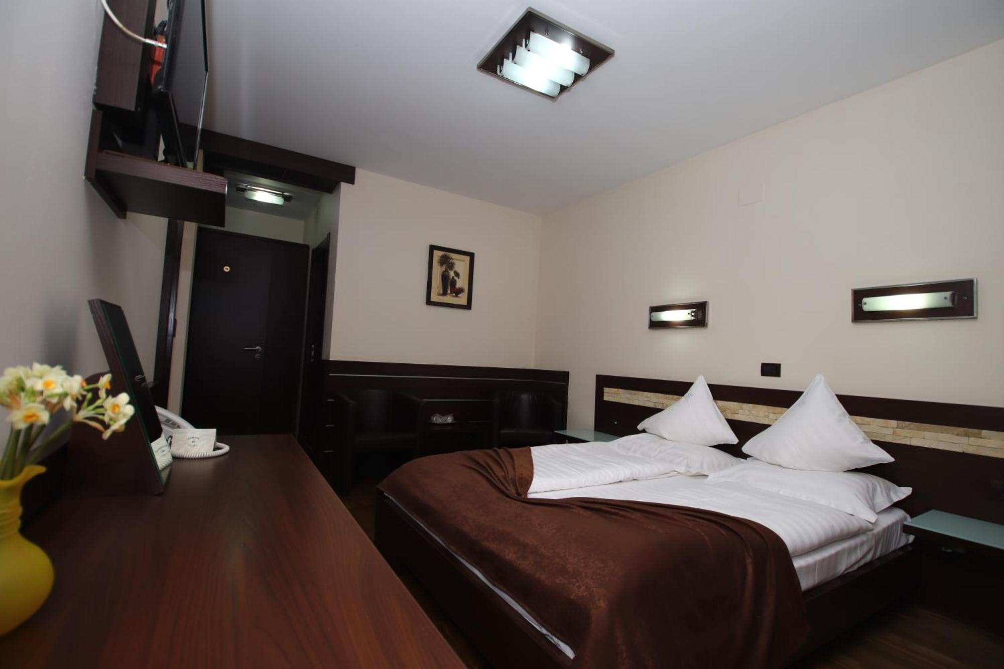 Complex Cochet Hotel Busteni Bagian luar foto