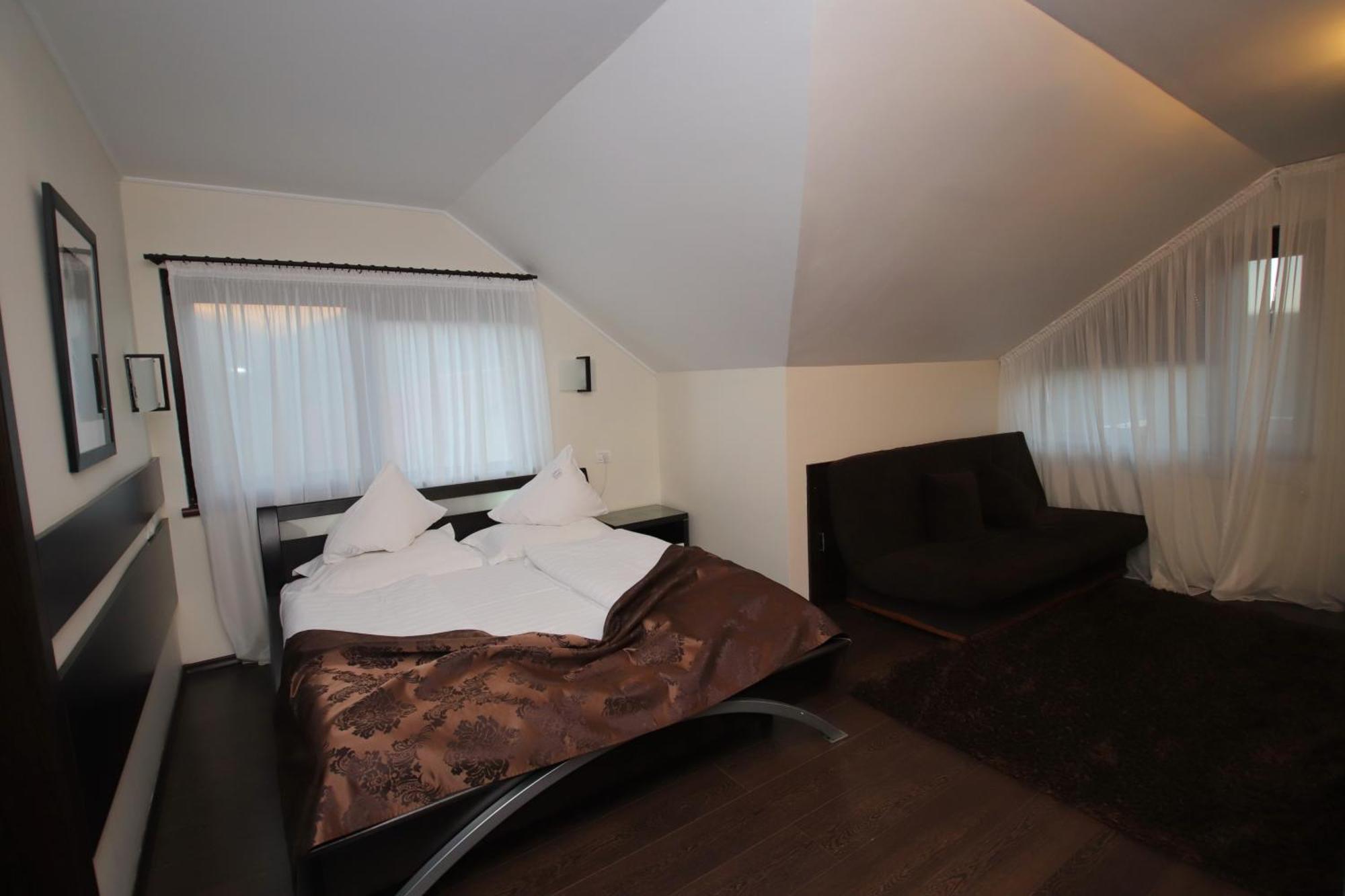 Complex Cochet Hotel Busteni Bagian luar foto