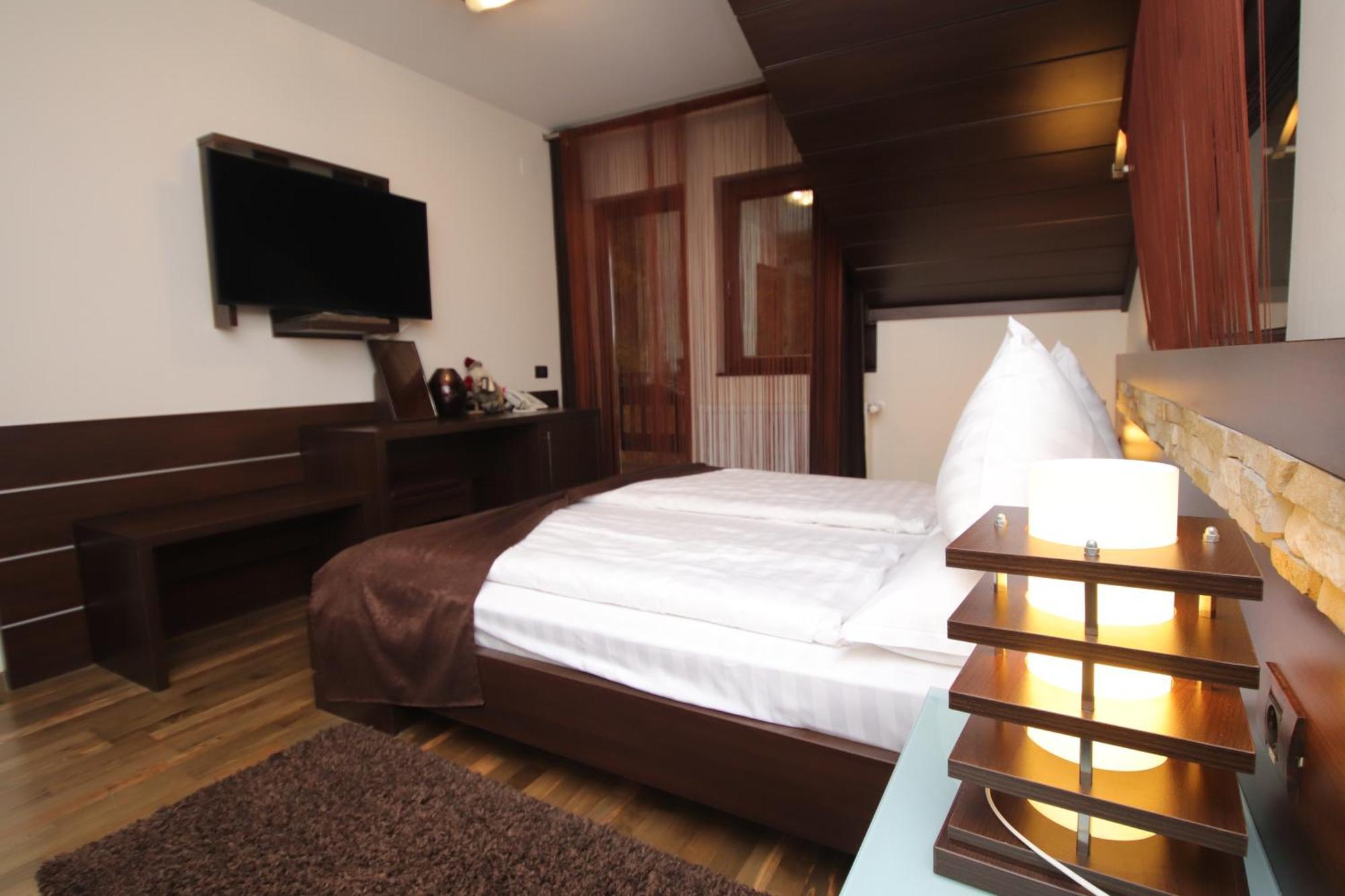 Complex Cochet Hotel Busteni Bagian luar foto