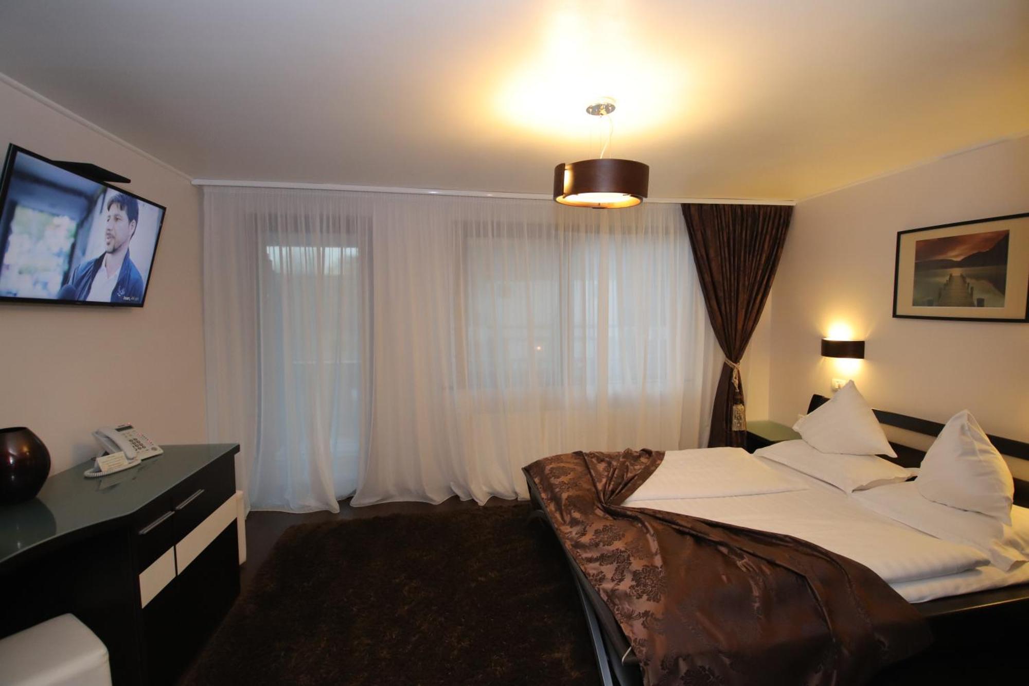 Complex Cochet Hotel Busteni Bagian luar foto