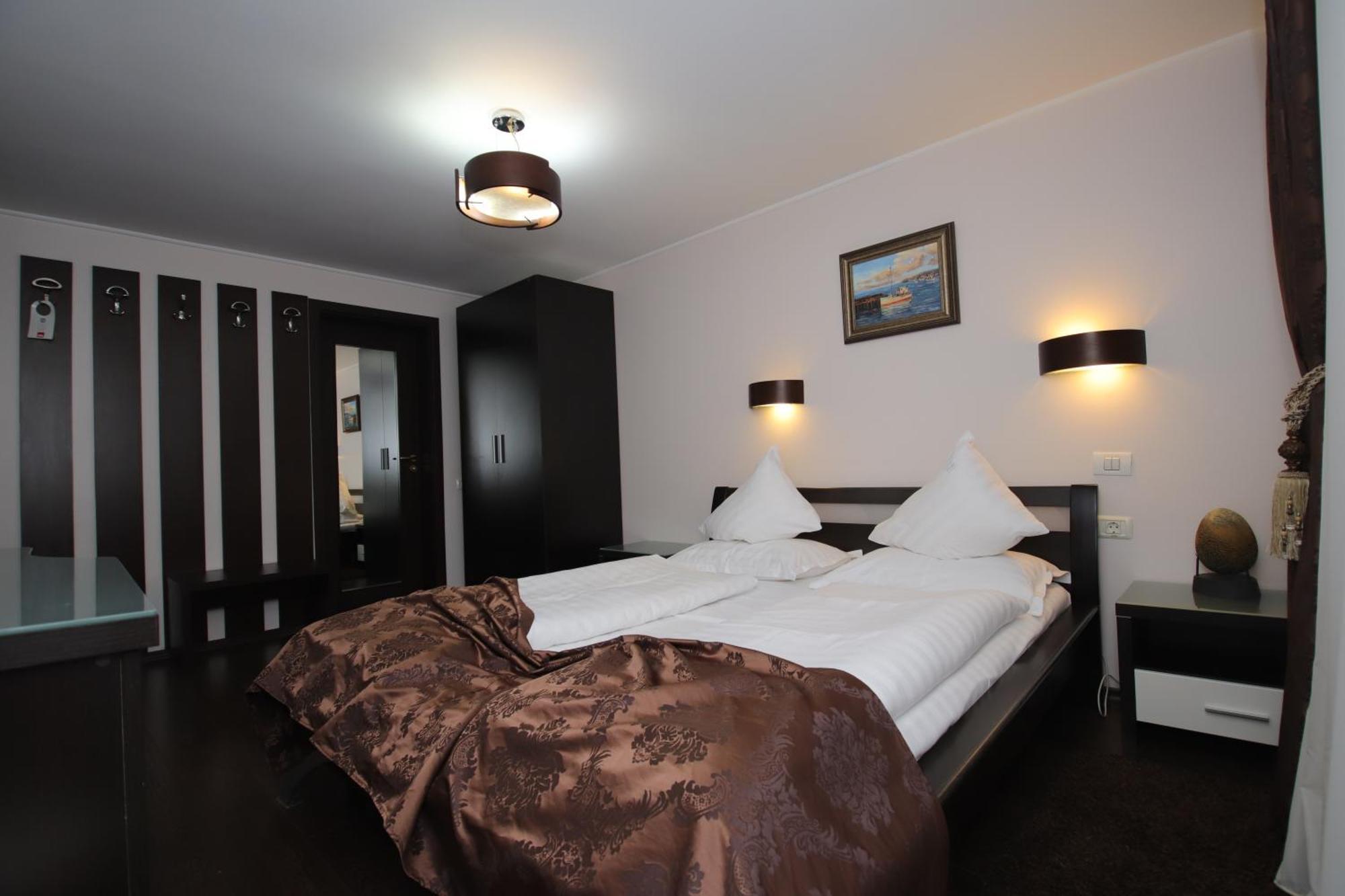 Complex Cochet Hotel Busteni Bagian luar foto